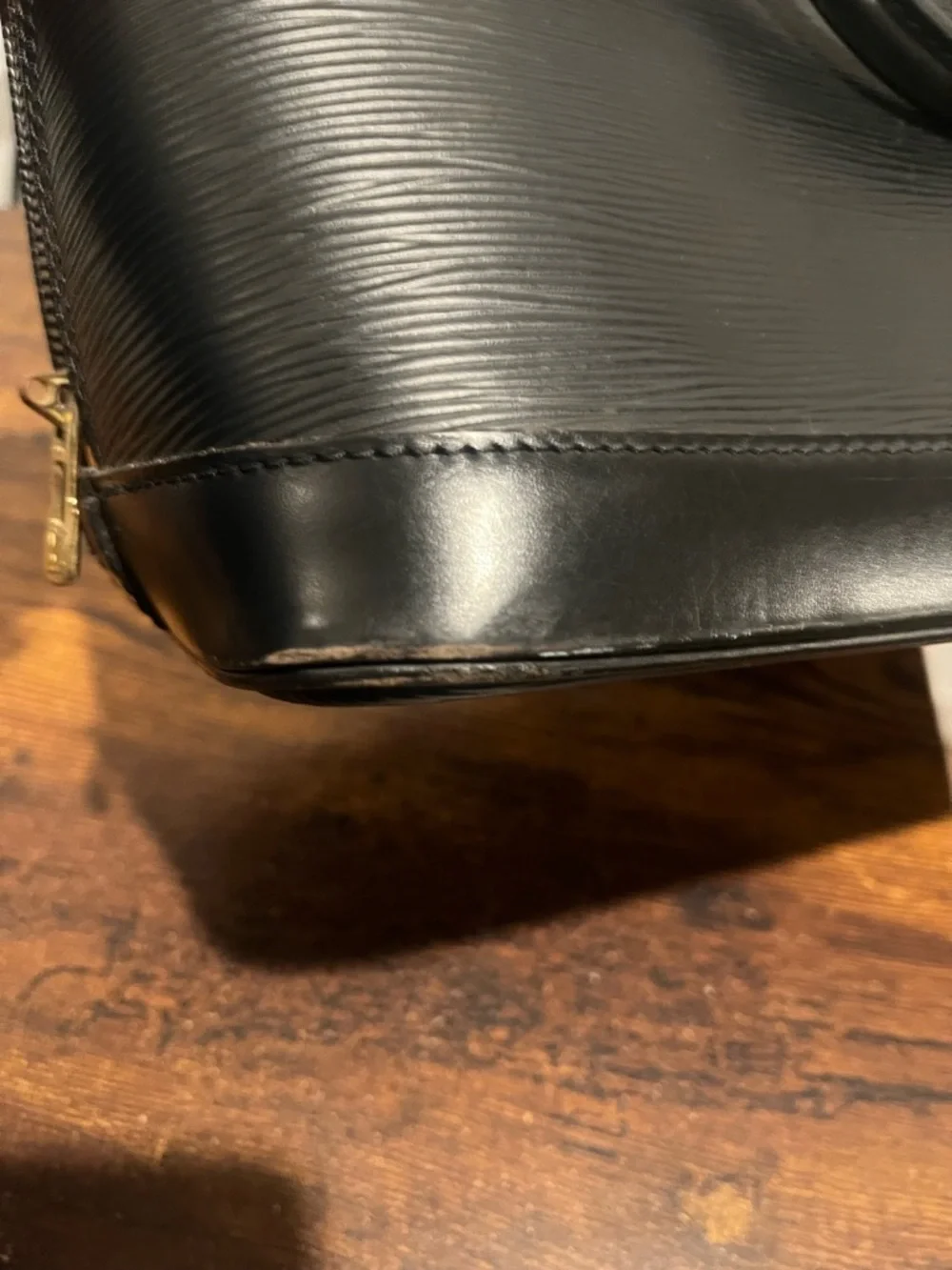 Authentic Louis Vuitton Alma PM - Black Epi Leather (Noir) - Picture 6 of 9